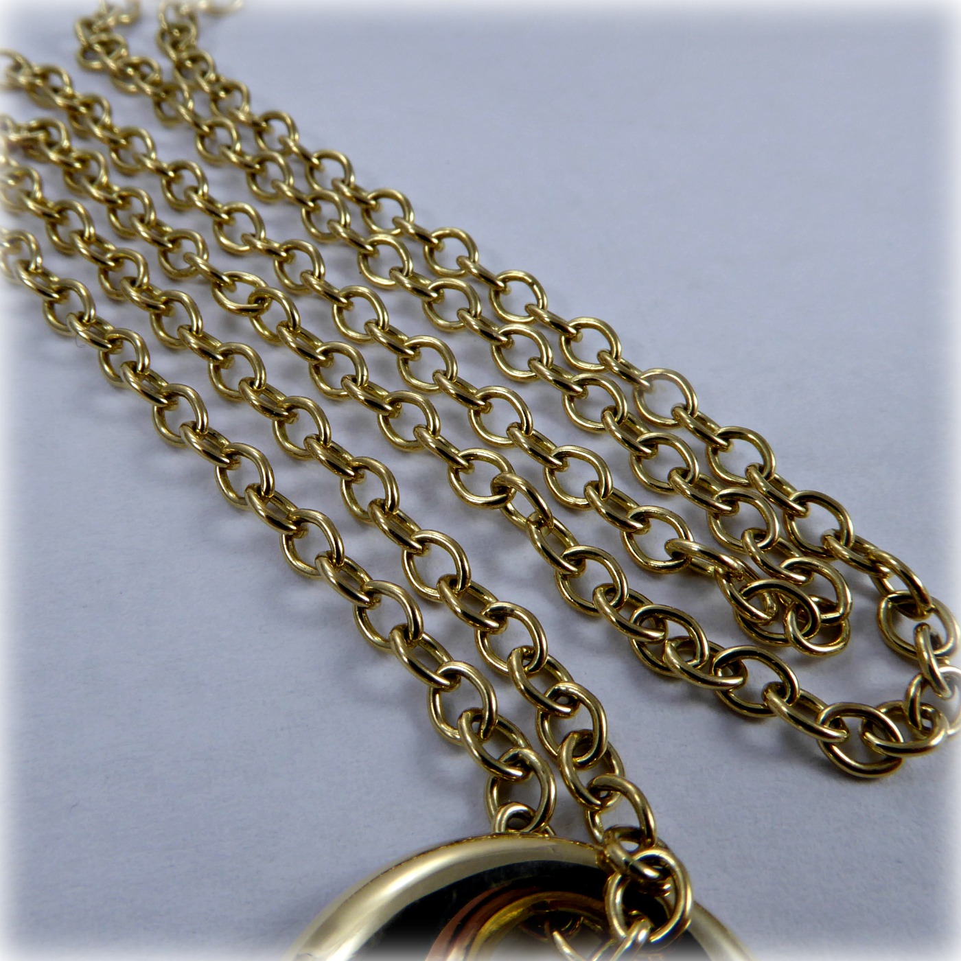 9ct round curved Gold Pendant - Image 5