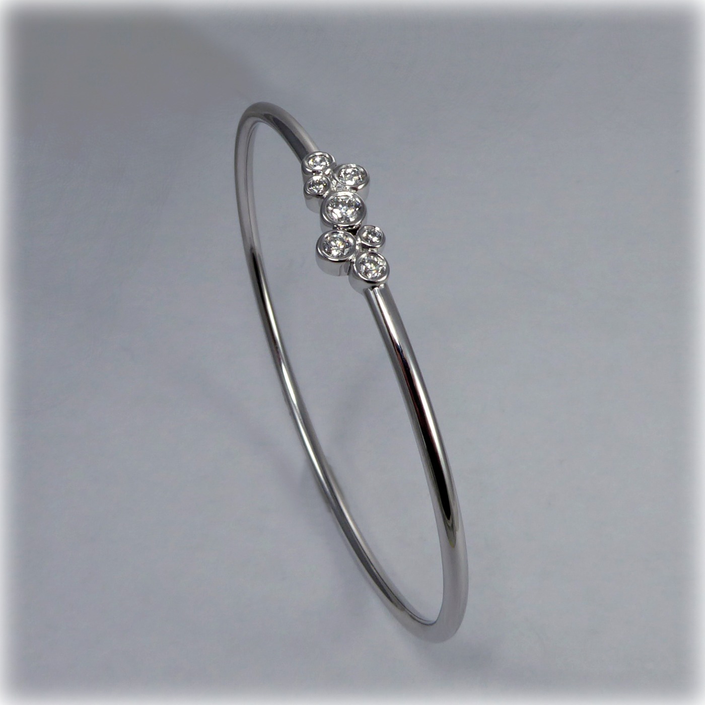 18ct White Gold Diamond Bangle - Image 2