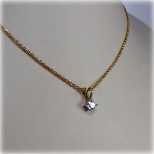 09P_DiamondSolitairePendant1