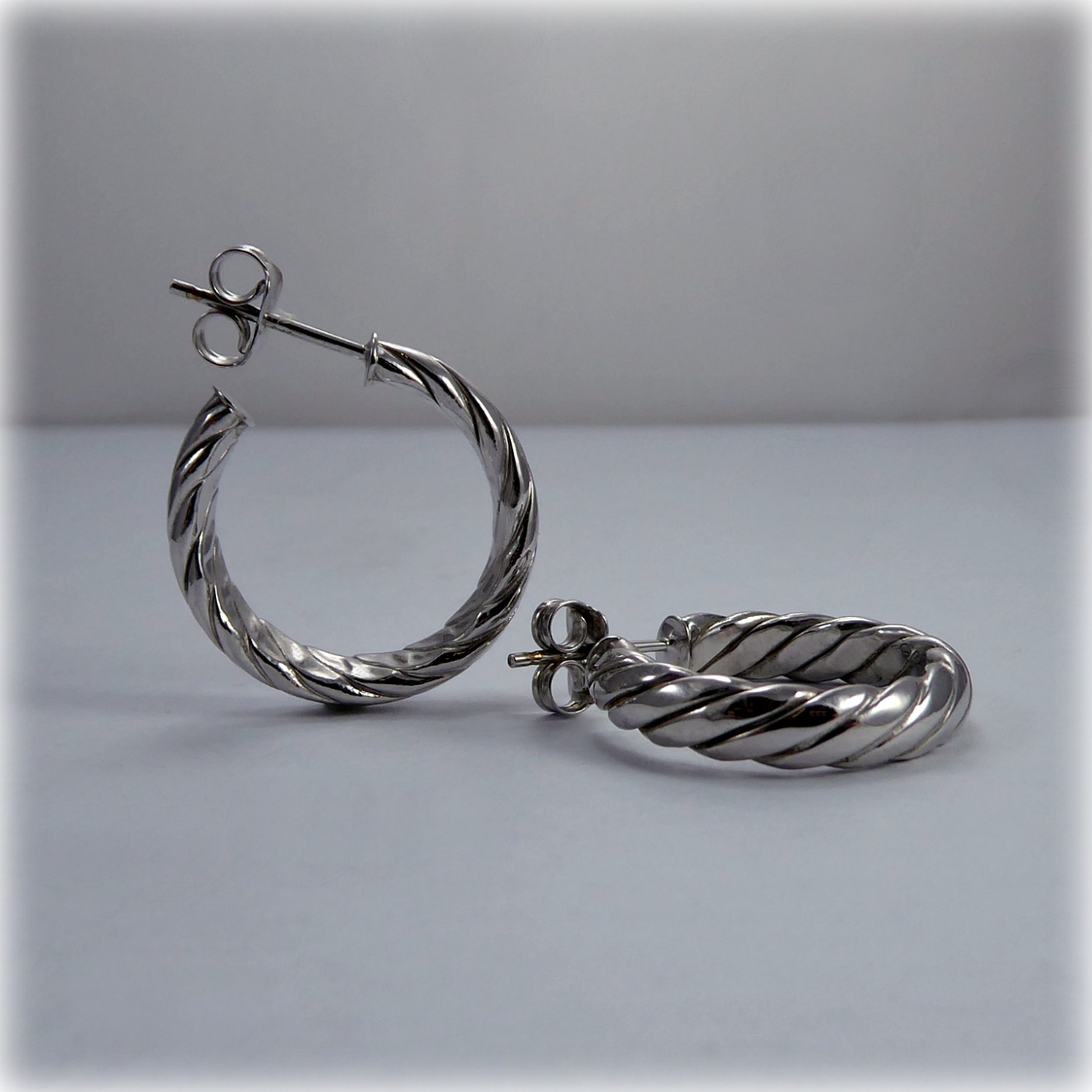 9ct White Gold Twisted Hoop Earrings - Image 2