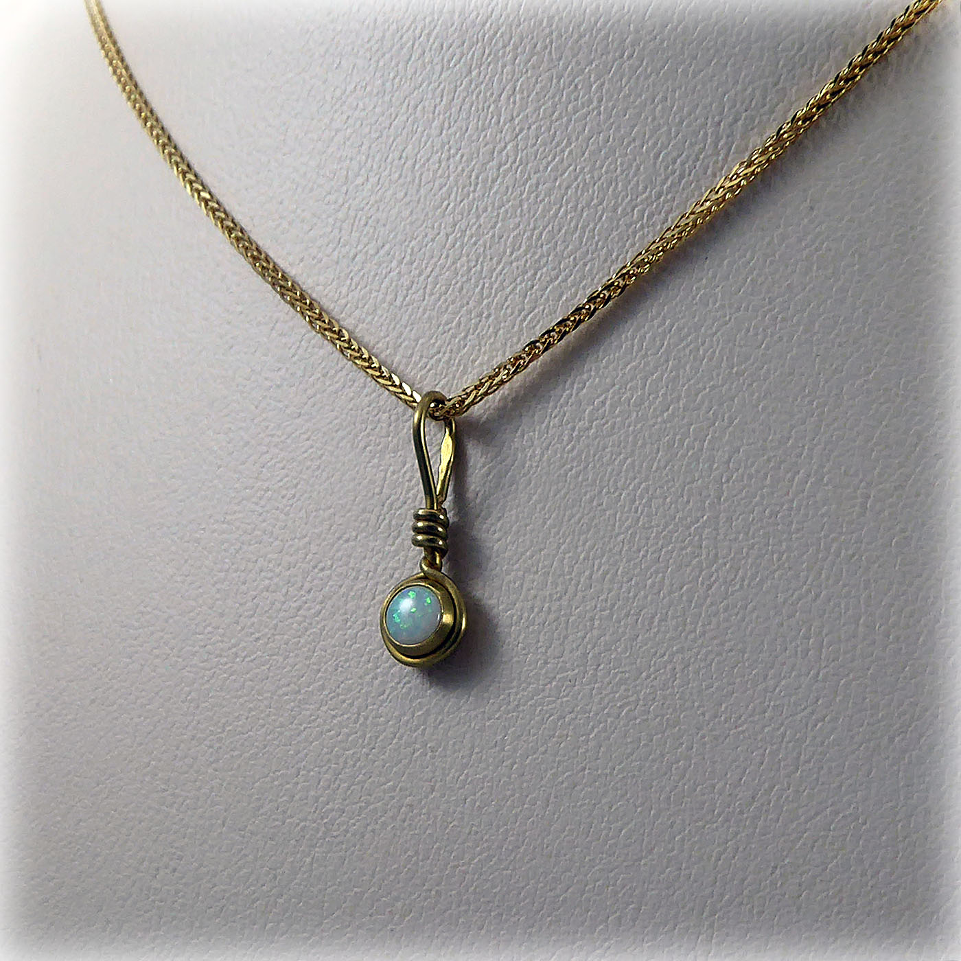 18ct gold Opal Pendant on 18" Spiga Chain, October's Birthstone - Image 5