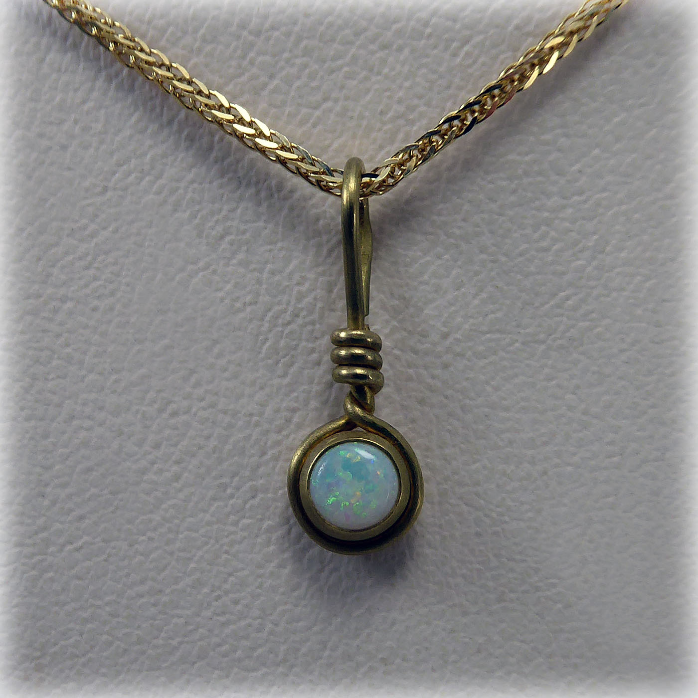 18ct gold Opal Pendant on 18" Spiga Chain, October's Birthstone - Image 3