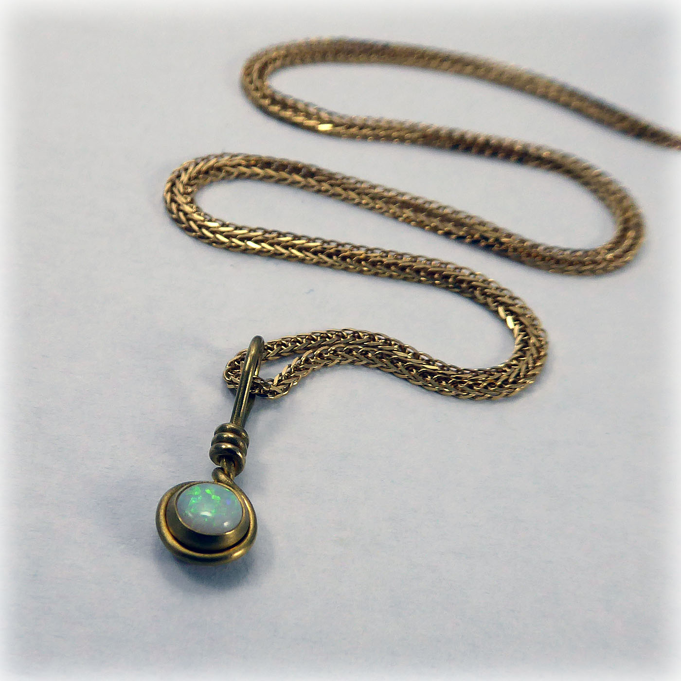 18ct gold Opal Pendant on 18" Spiga Chain, October's Birthstone - Image 2
