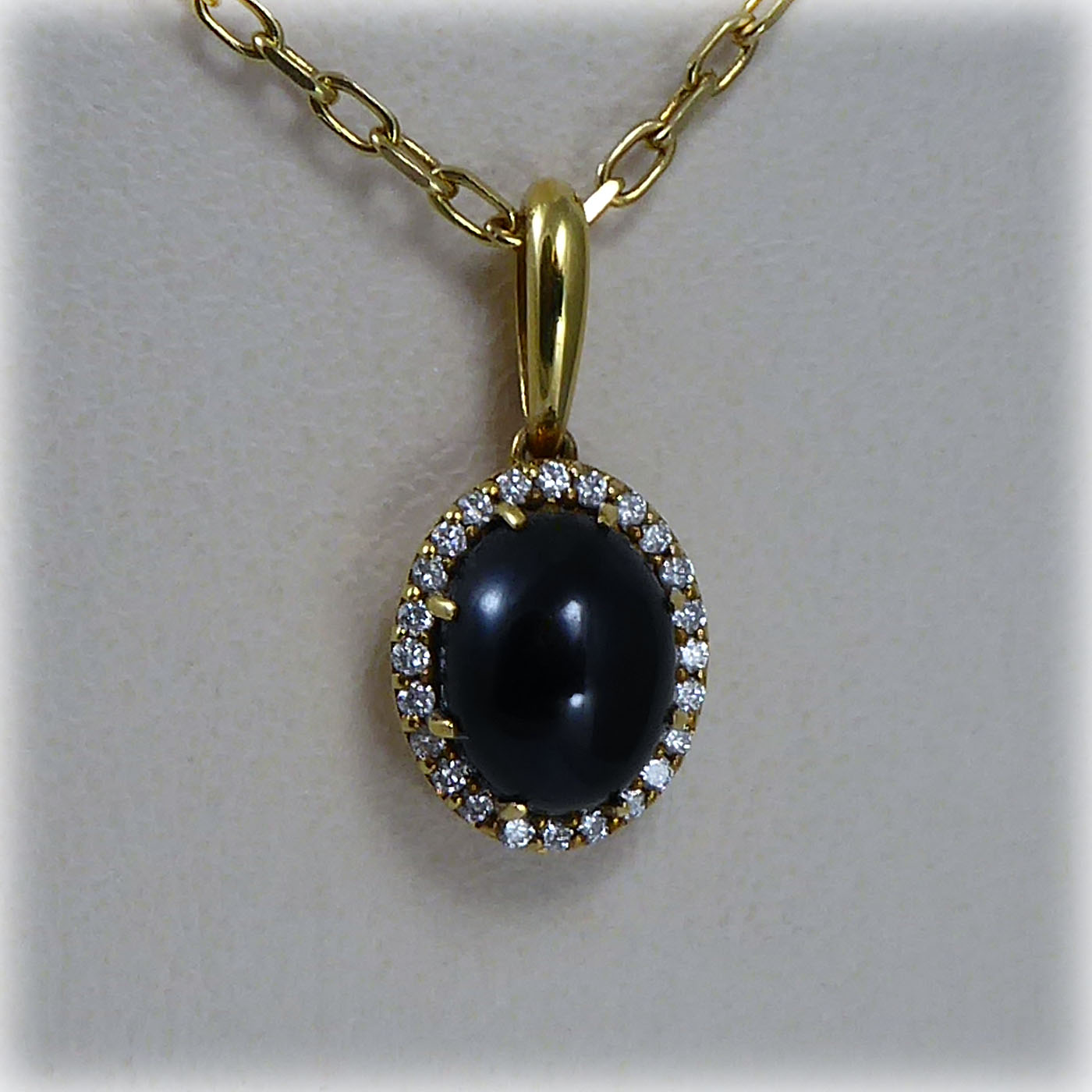 18ct gold Jet and Diamond Pendant - Image 5