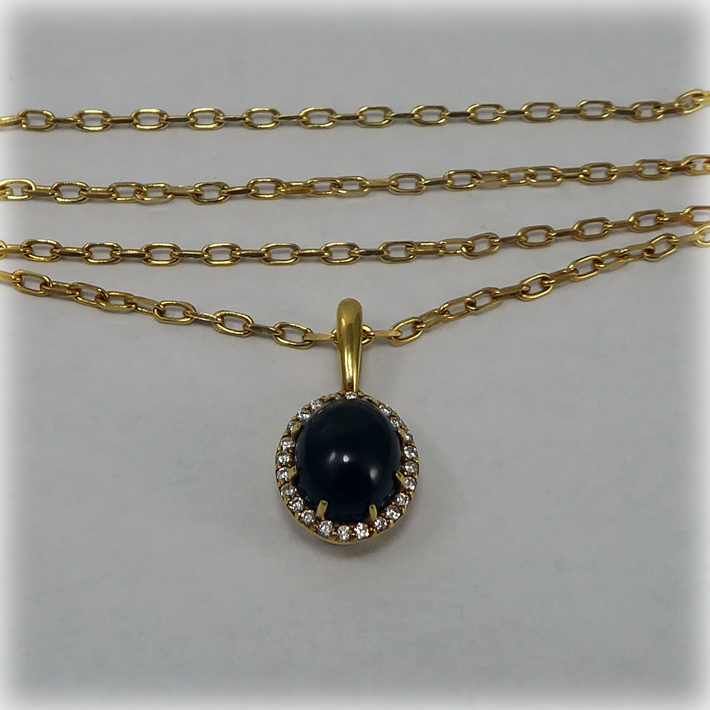 18ct gold Jet and Diamond Pendant - Image 2