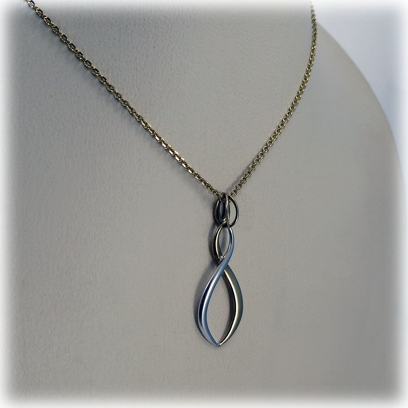 9ct Two-colour Gold Pendant - Image 3
