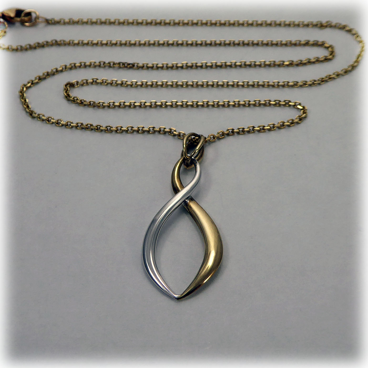9ct Two-colour Gold Pendant - Image 2