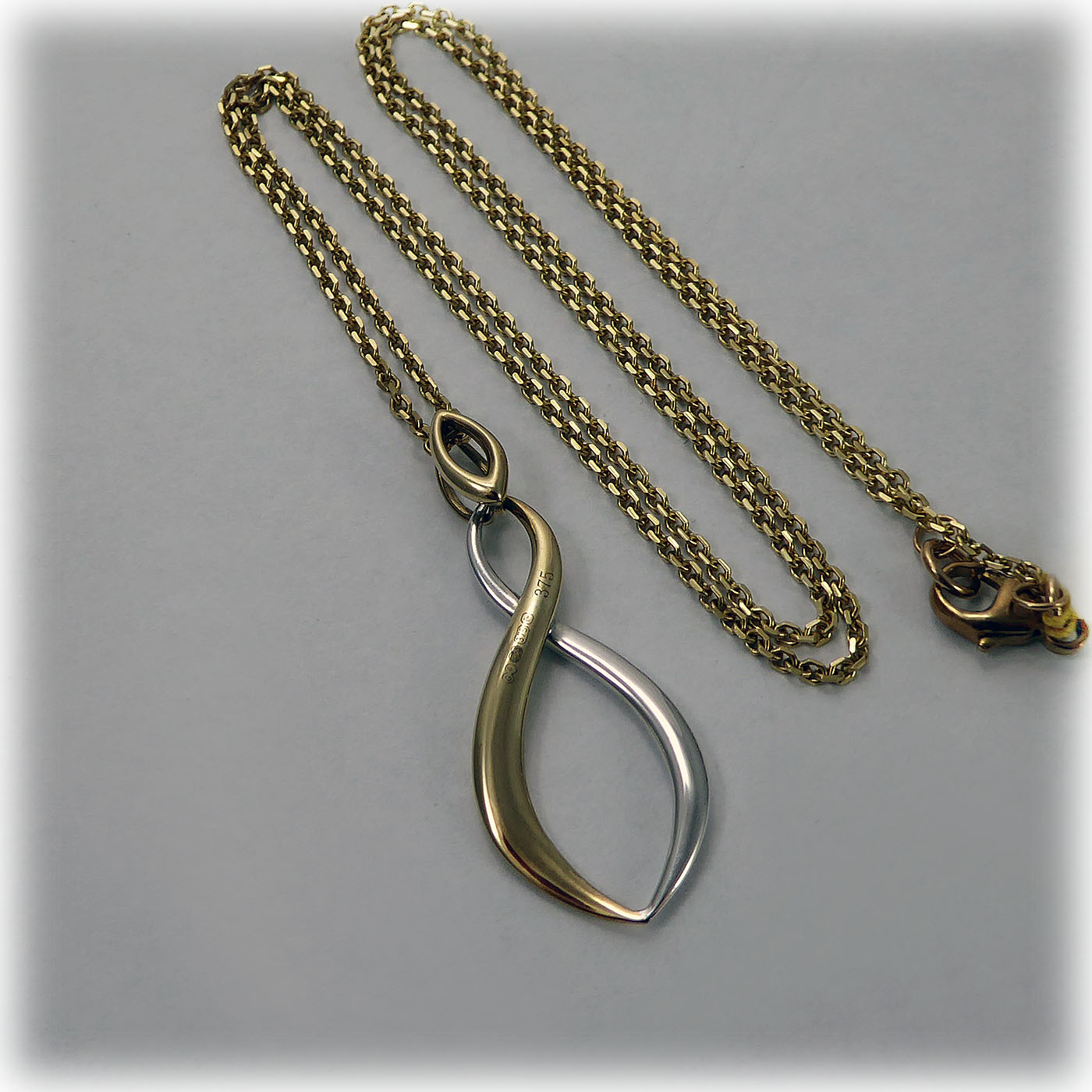 9ct Two-colour Gold Pendant - Image 7