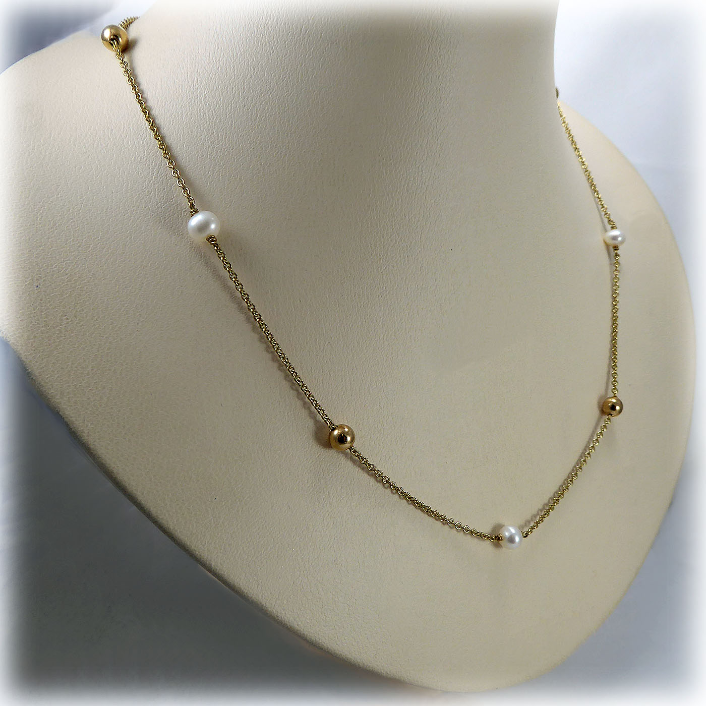 Freshwater Pearl Necklet in 9ct Yellow Gold - Image 3