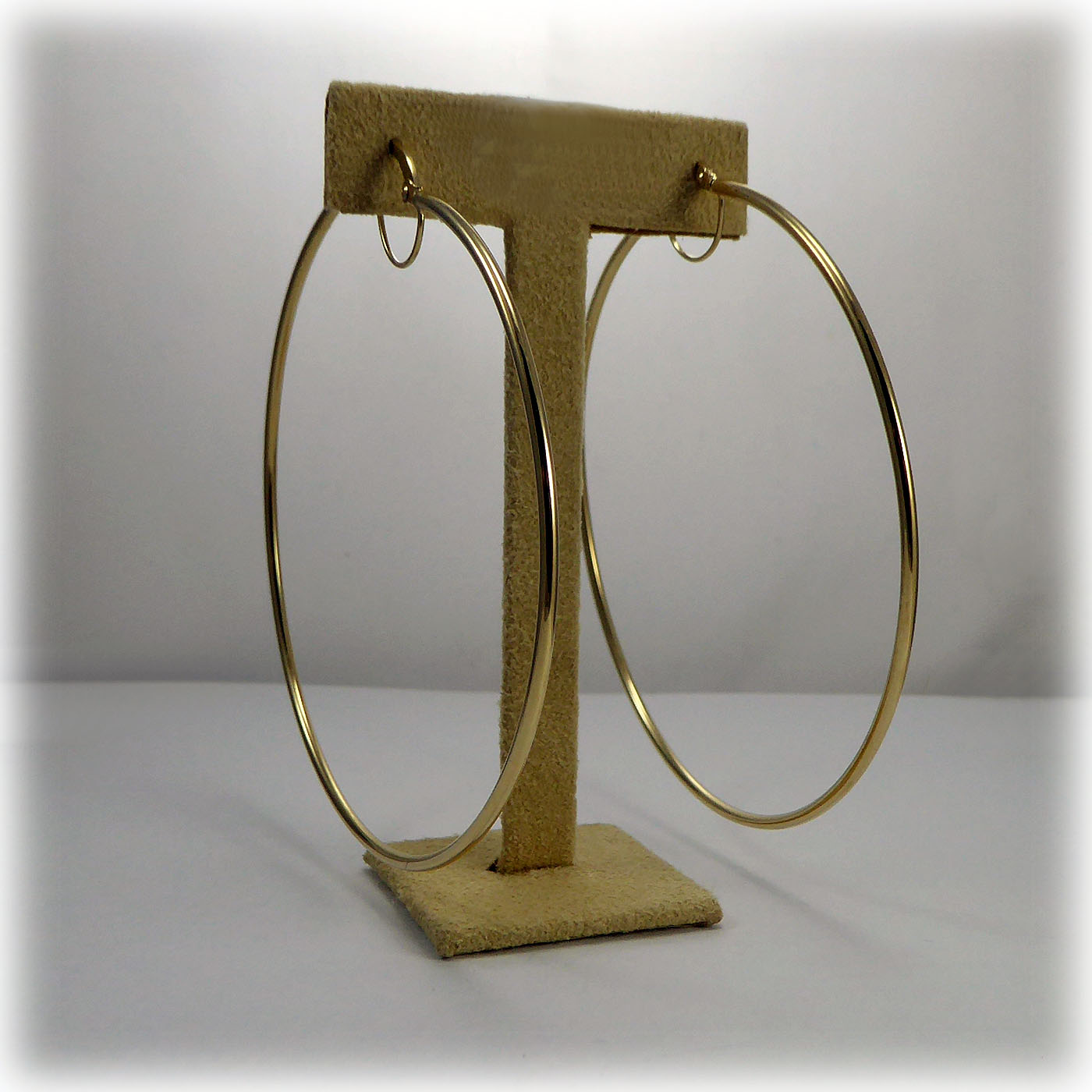 9ct yellow gold large Hoop Earrings - Image 4