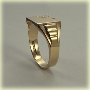 069Y_GoldSignetRing4
