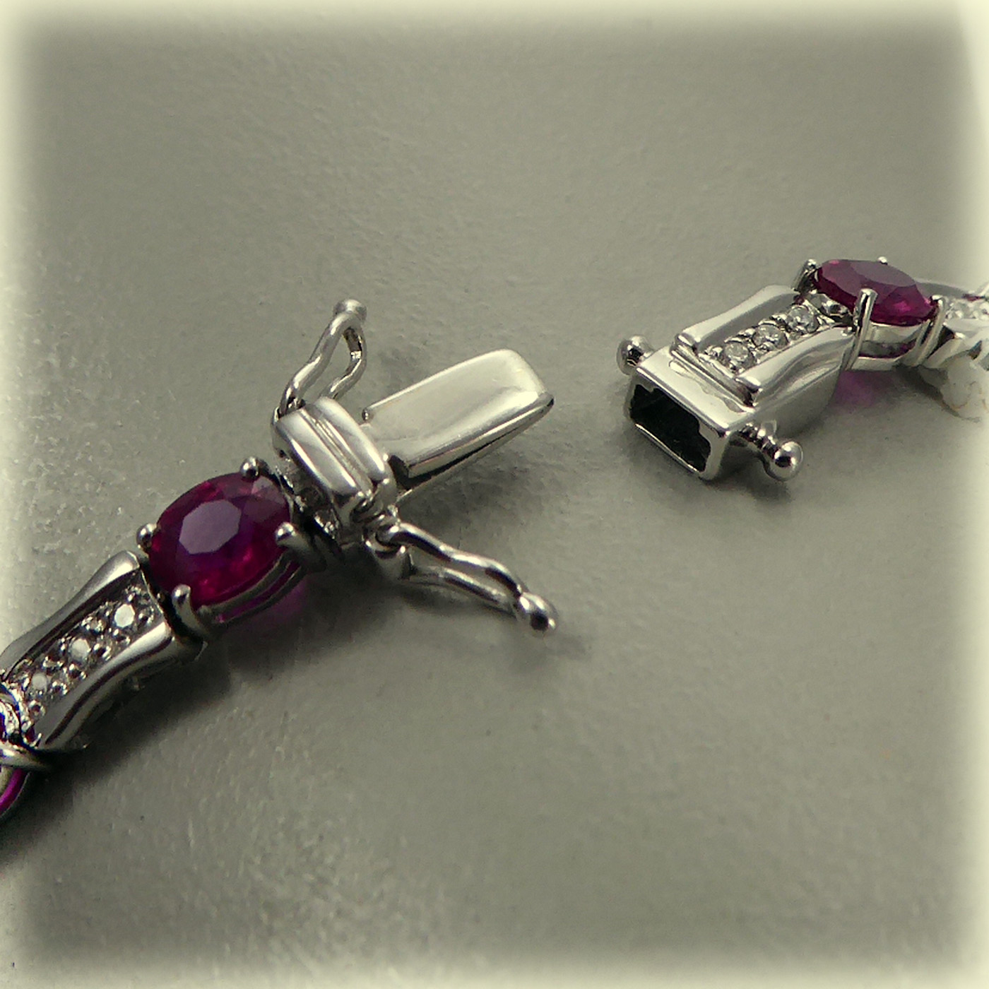 18ct White Gold Ruby & Diamond Bracelet, July's Birthstone - Image 6