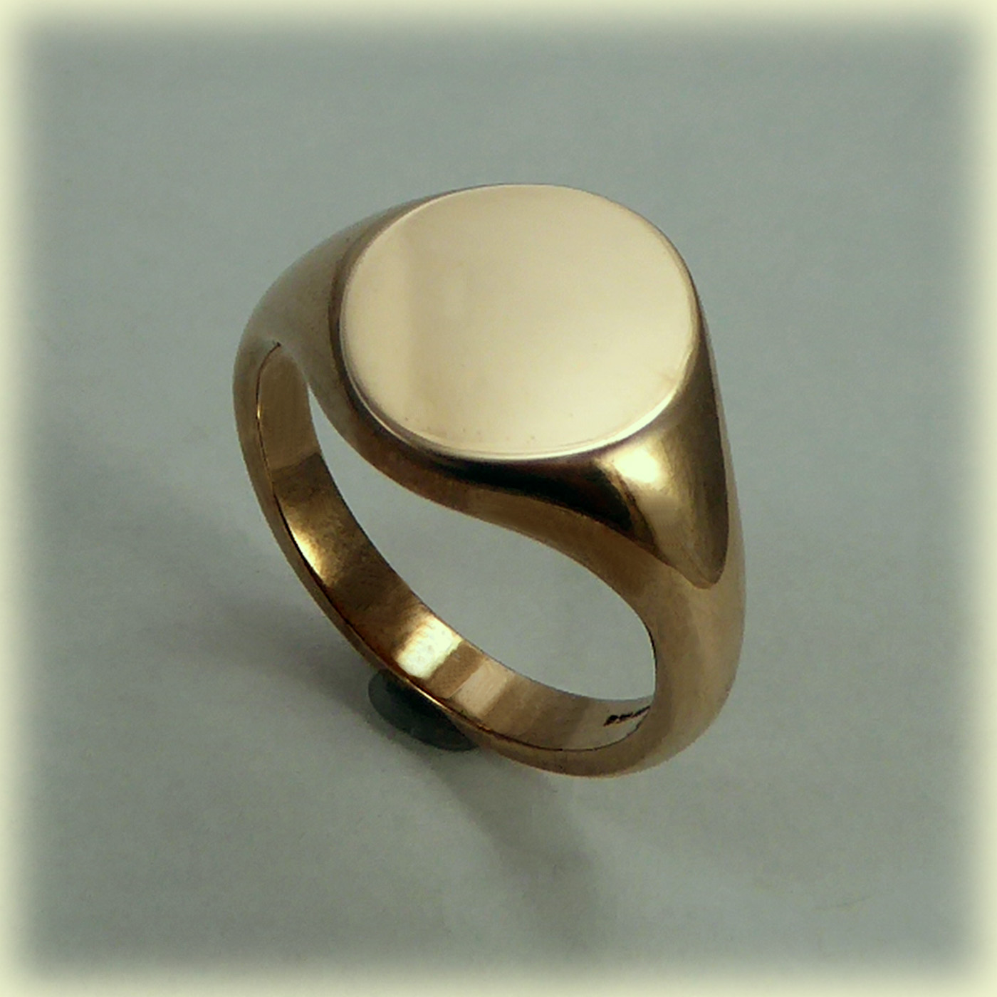 9ct Rose Gold Signet Ring - Image 4