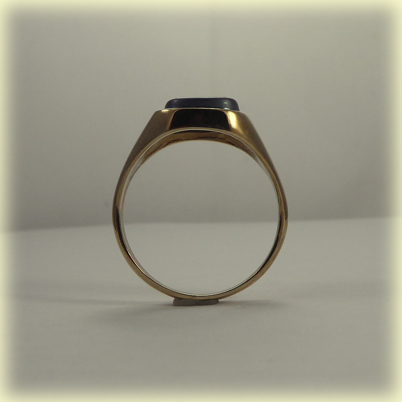 9ct Gold Gentleman's Haematite Intaglio Signet Ring - Image 6