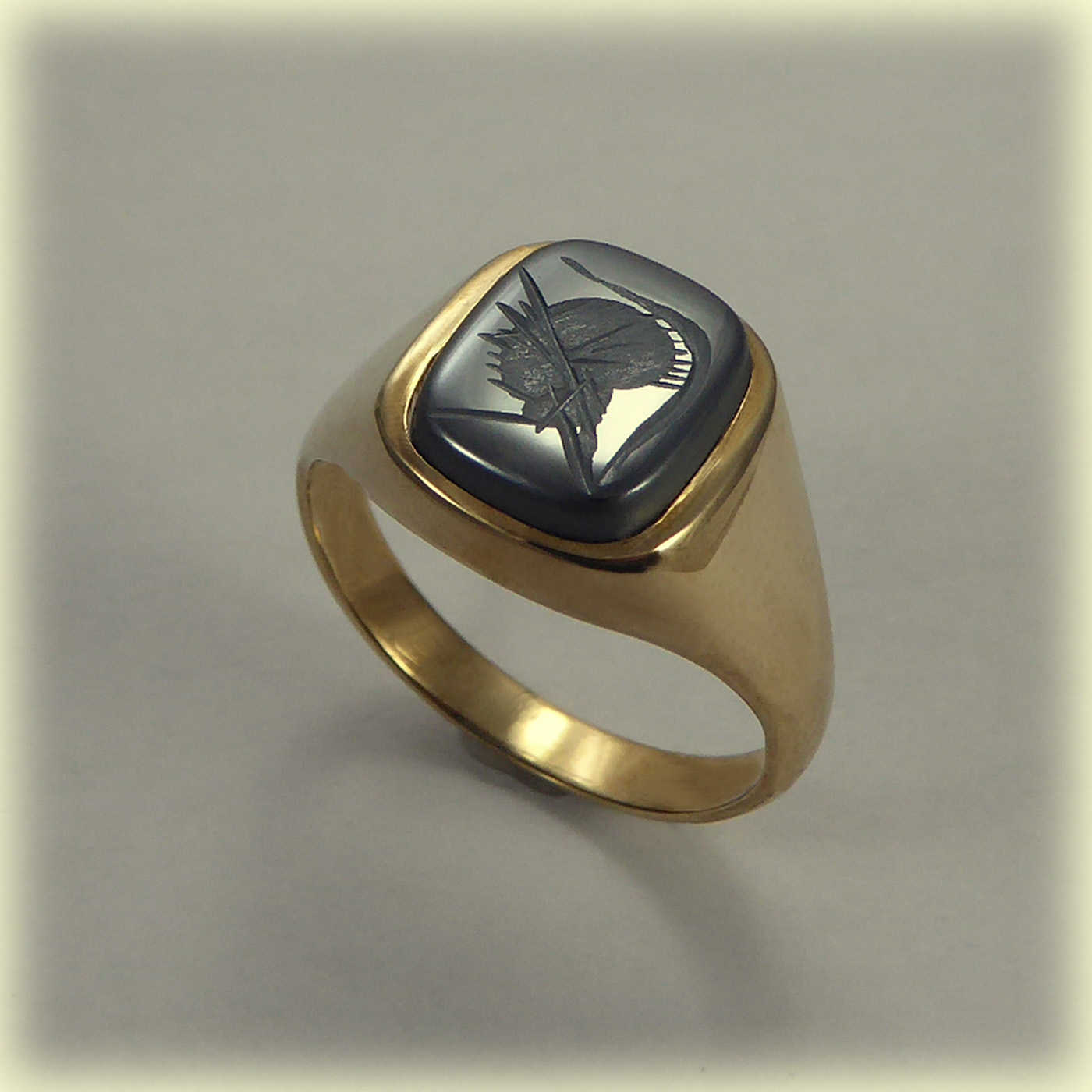 9ct Gold Gentleman's Haematite Intaglio Signet Ring - Image 4