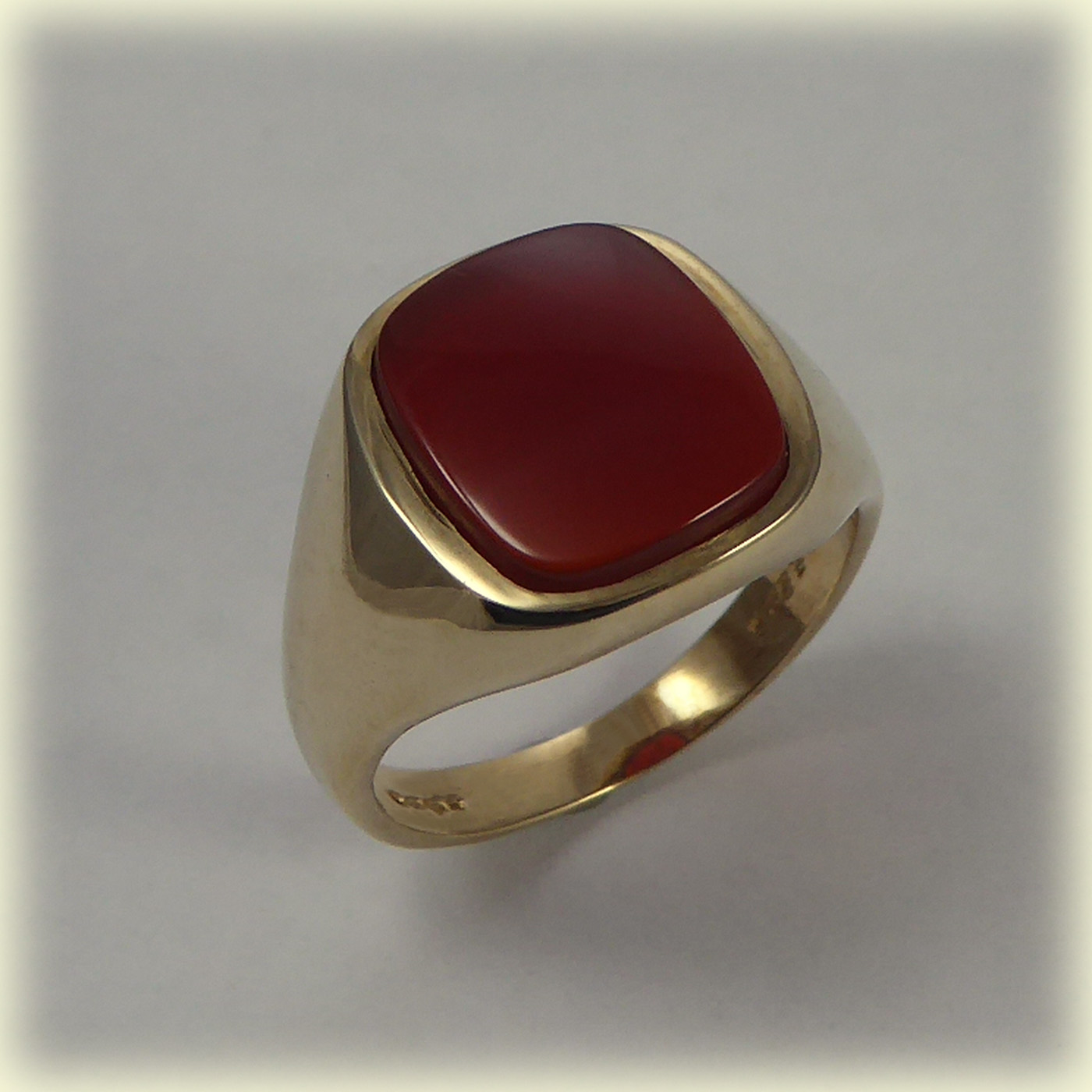 9ct gold Carnelian Signet Ring - Image 4