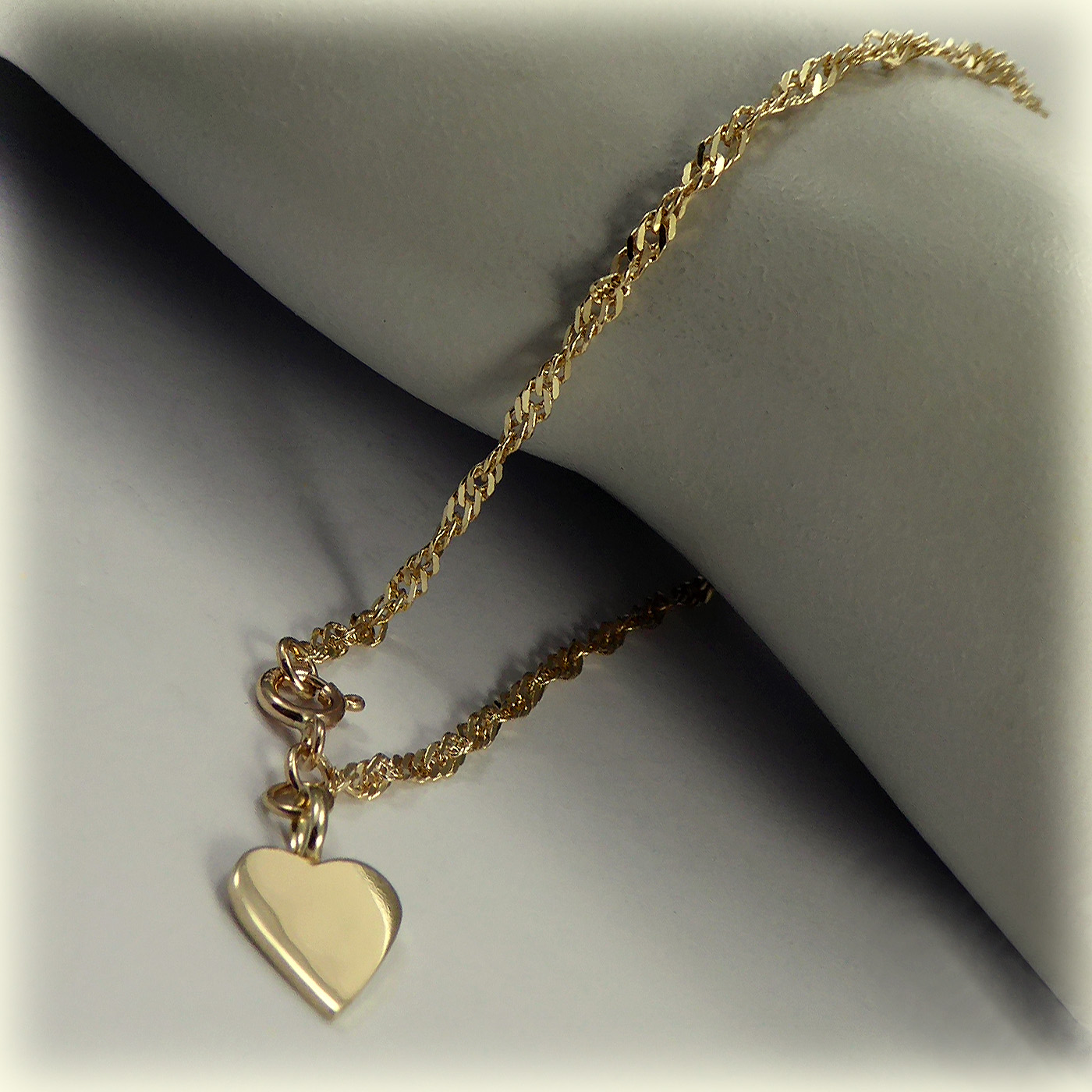 9ct gold Ankle Chain with Heart - Image 5