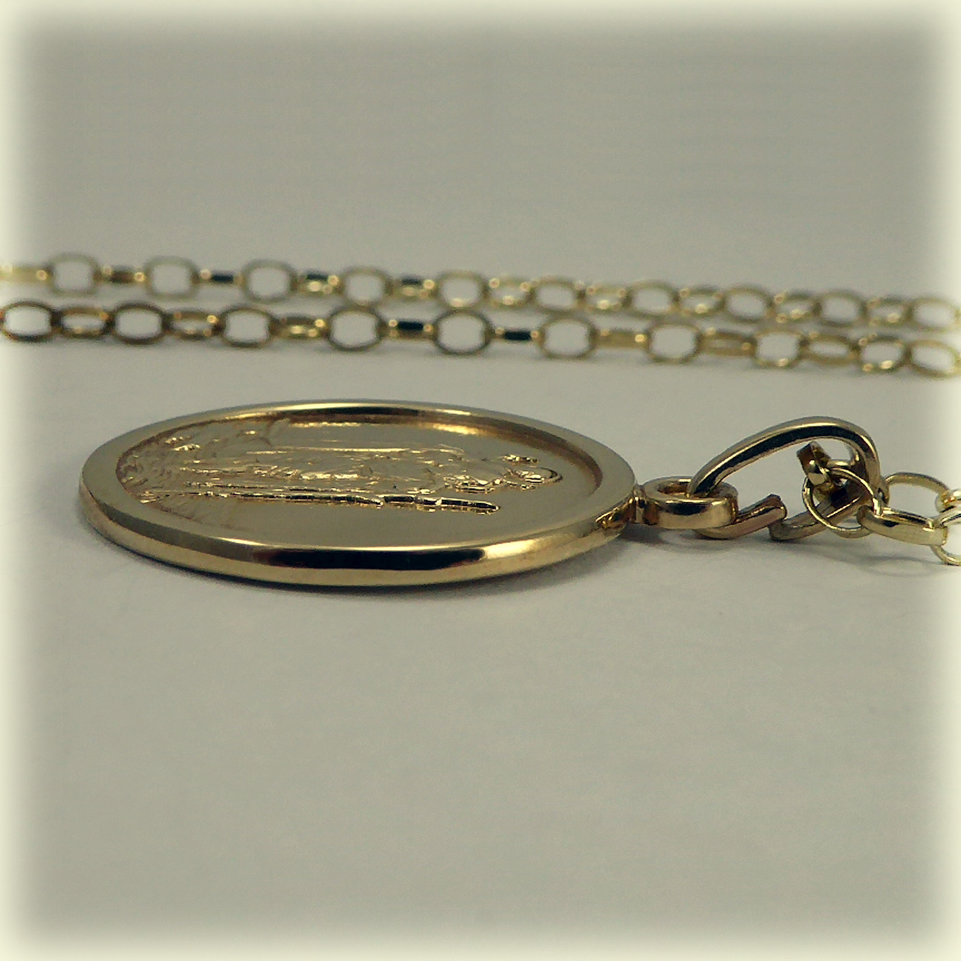 9ct gold St Christopher Pendant & 18" Chain - Image 7