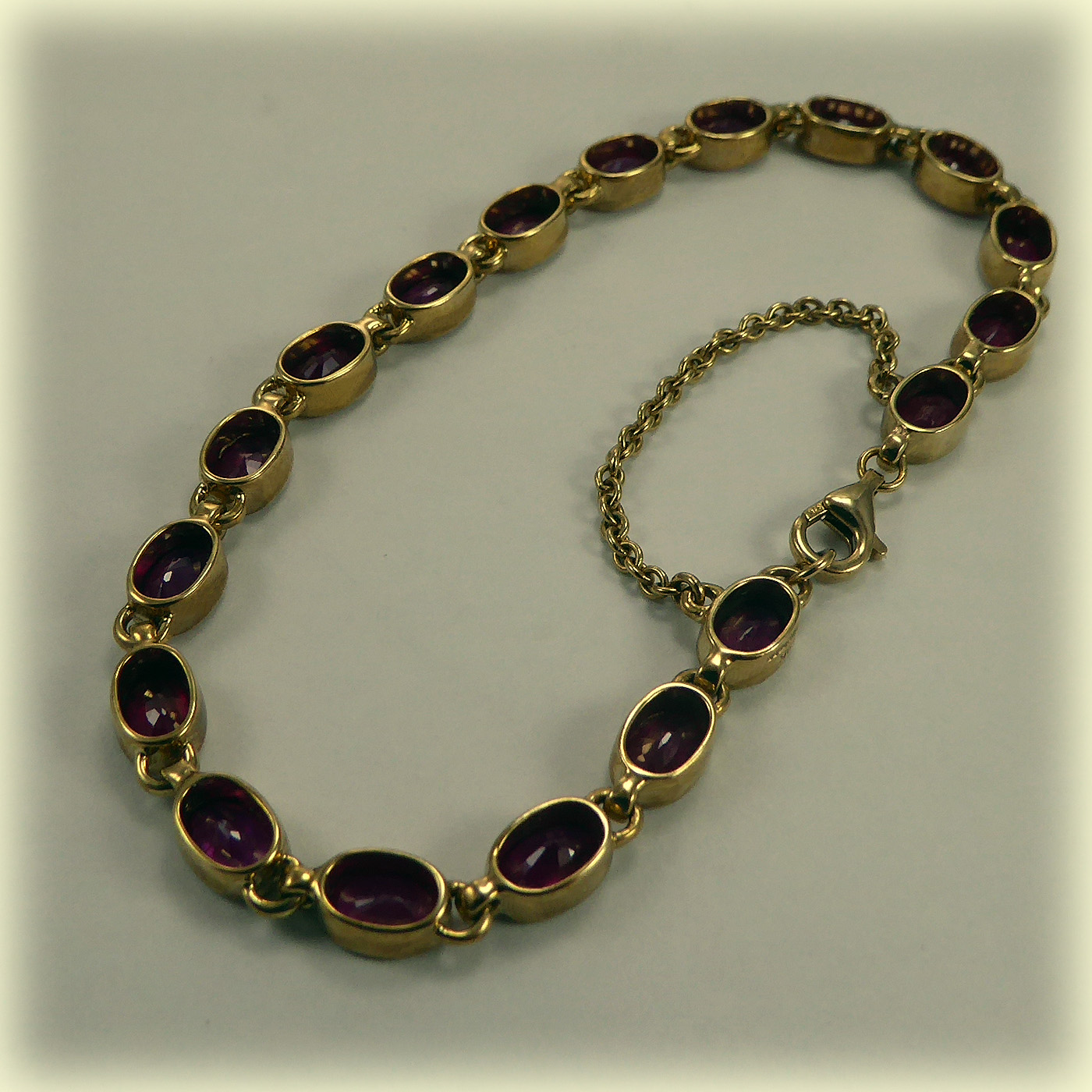 9ct gold 7.25" Ruby Bracelet - Image 8