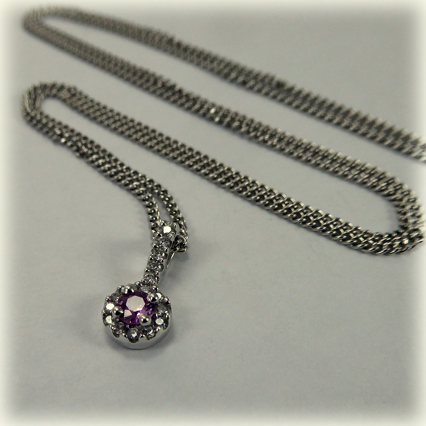 18ct white gold Pink Sapphire & Diamond Pendant - Image 6