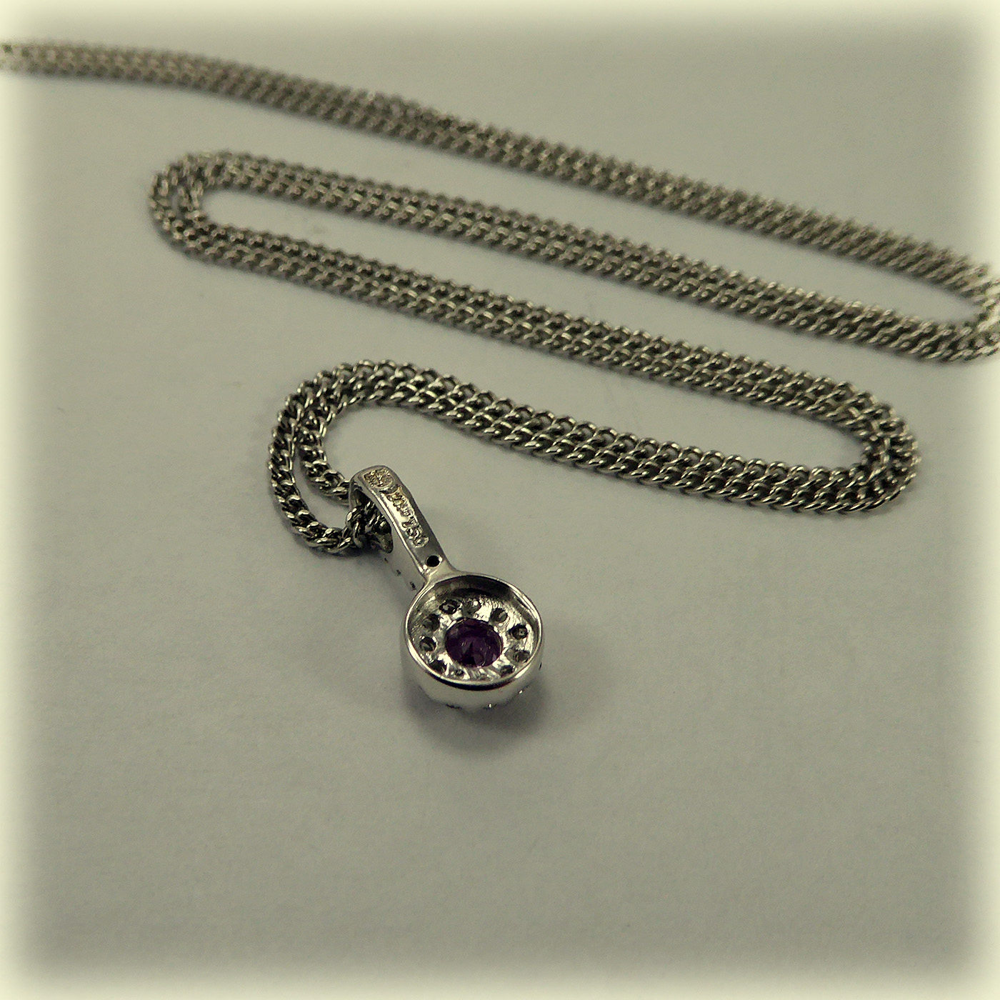 18ct white gold Pink Sapphire & Diamond Pendant - Image 7