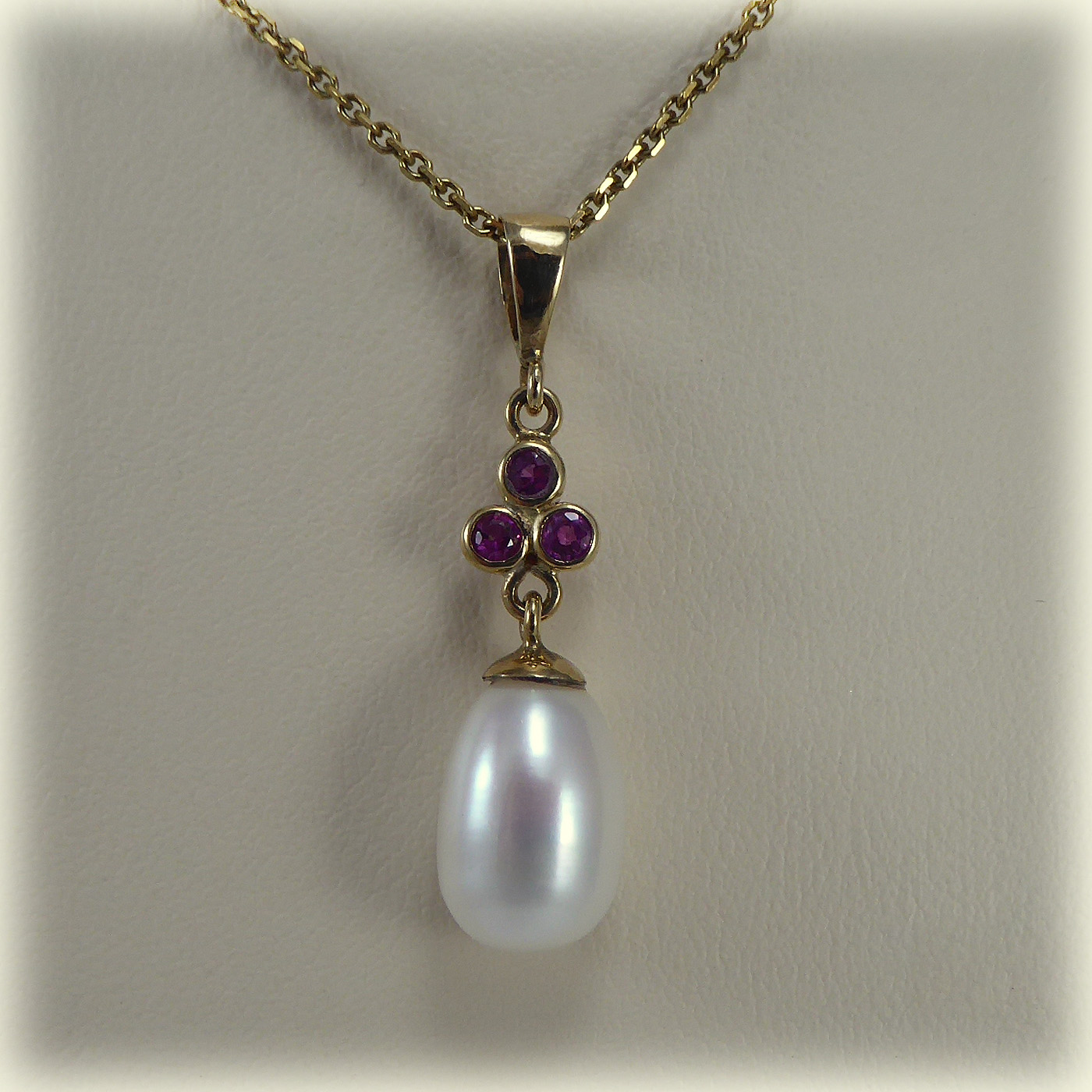 032GG_RubyPearlPendant2
