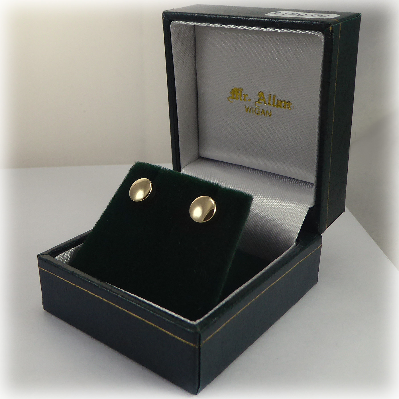 9ct gold Plain Stud Earrings - Image 3