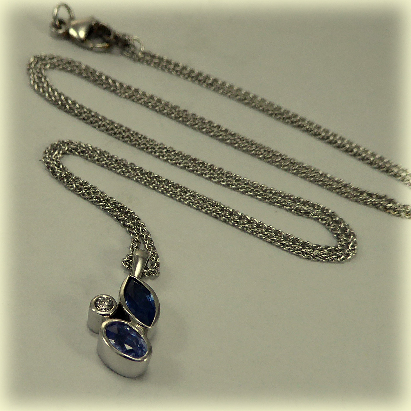 928G_SapphireDiamondPendant3