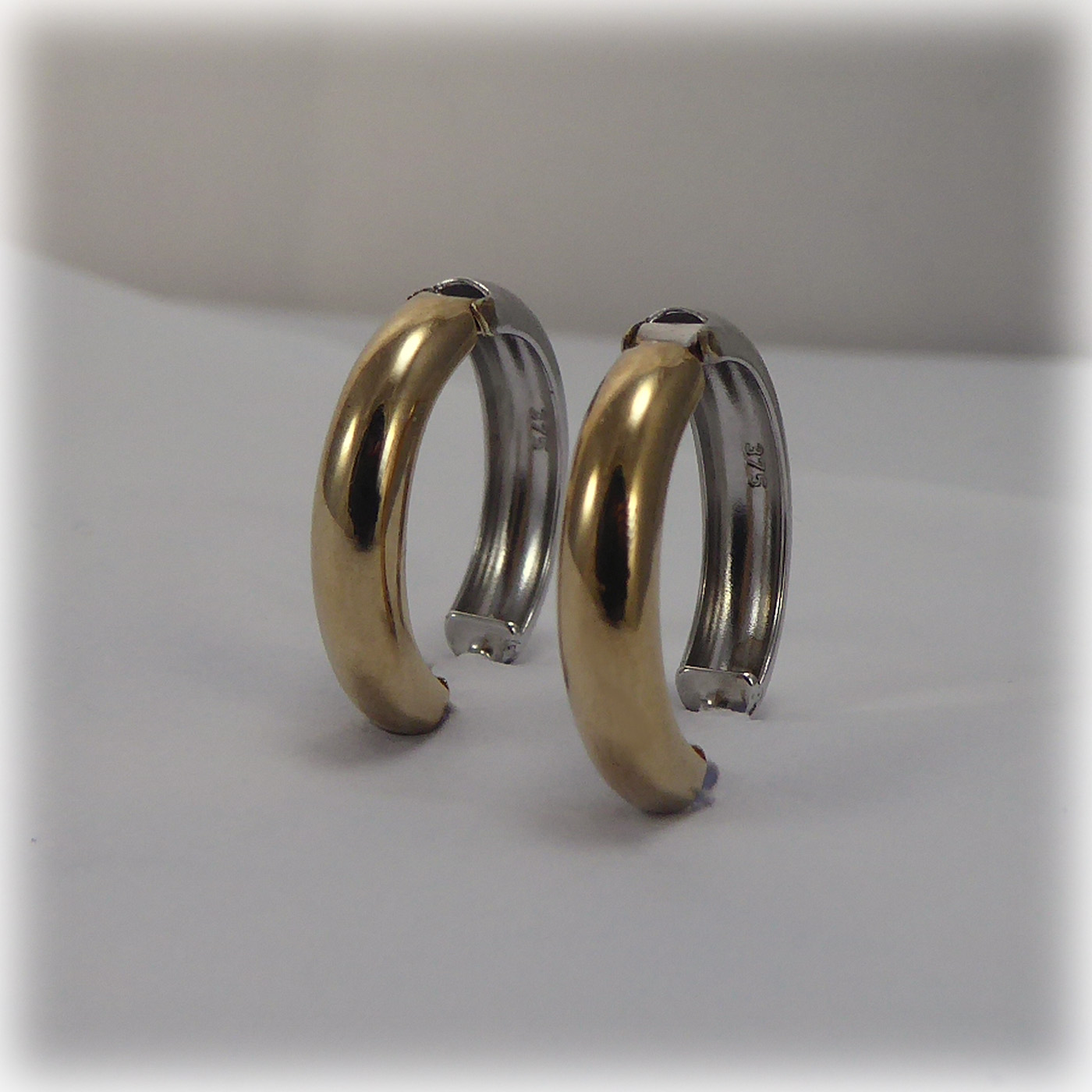 9ct two-colour Gold Hoop Earrings - Image 4