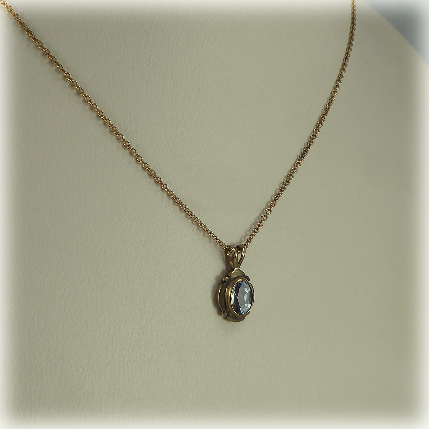 9ct gold Aquamarine Pendant, 16"/18" Trace Chain - Image 6