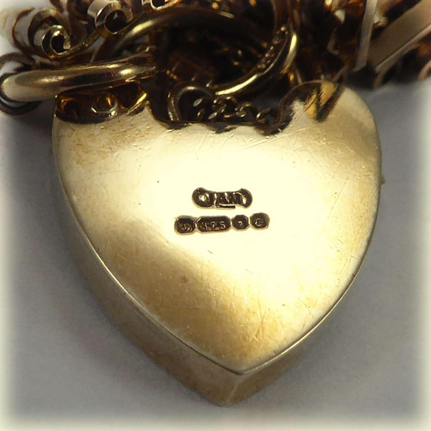 9ct gold Vintage 7" Gate Bracelet - Image 6
