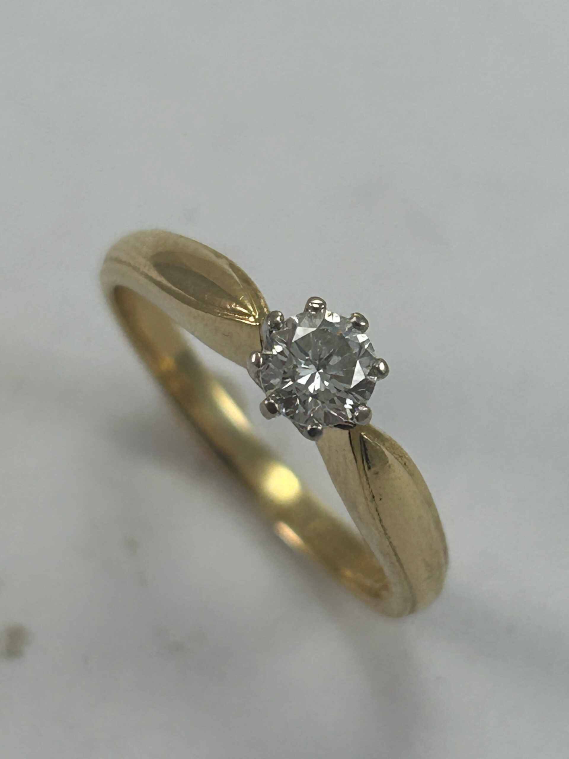 Vintage 1980's 18ct Diamond Solitaire Ring