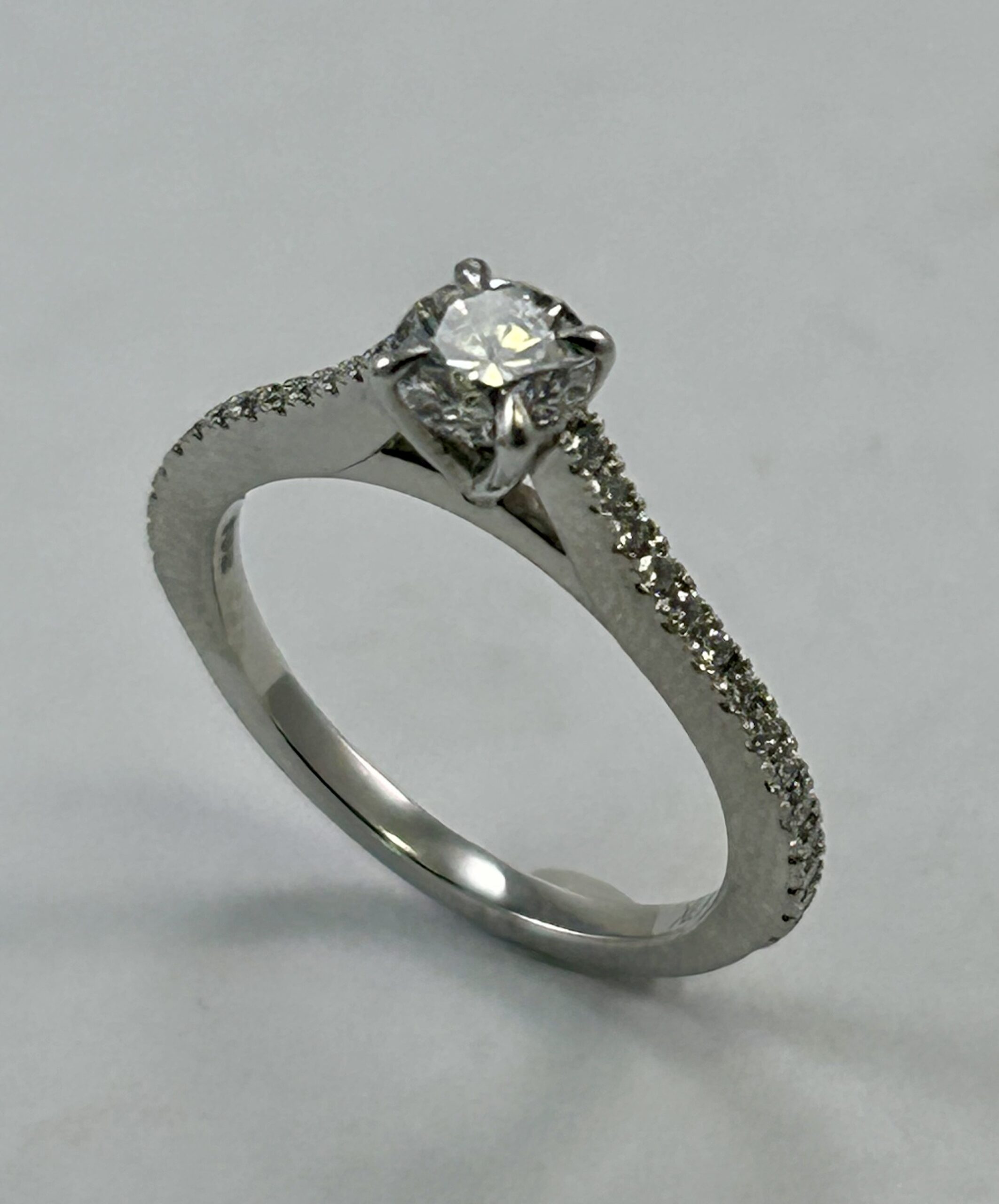 Certificated E colour natural Diamond 0.50ct