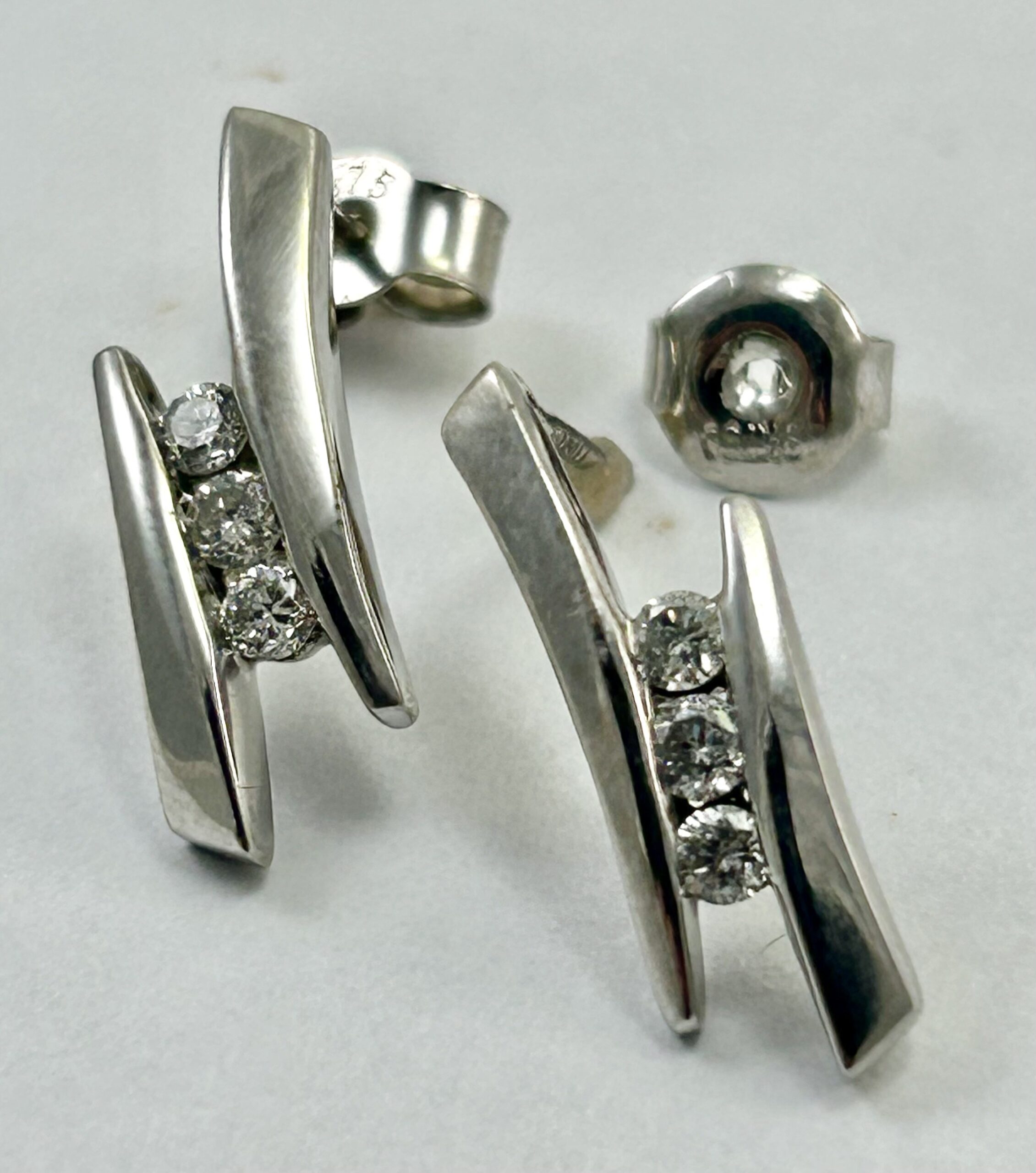Pre-owned 18ct White Gold Sleek Channel Set Diamond Earrings