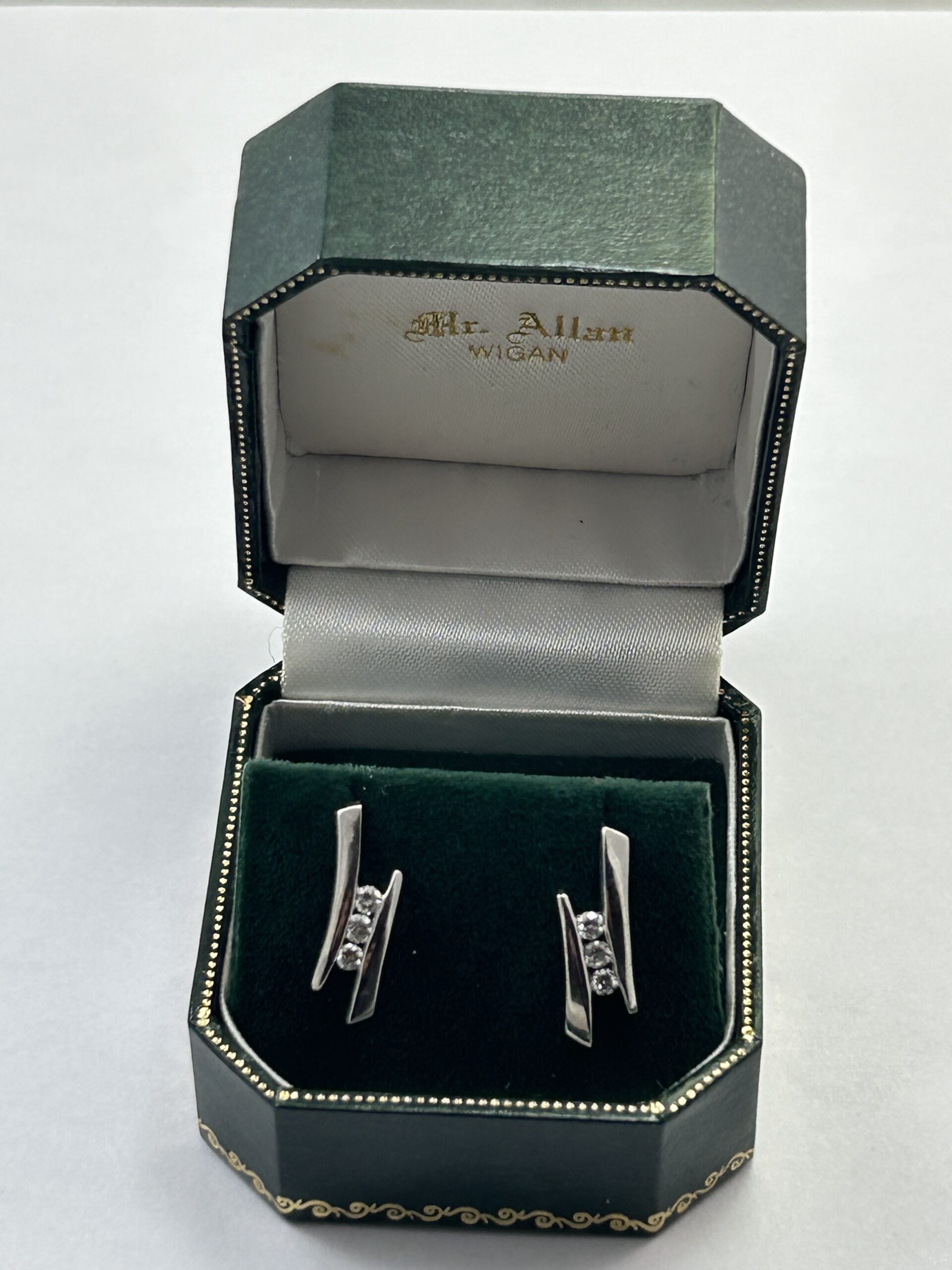 Pre-owned 18ct White Gold Sleek Channel Set Diamond Earrings - Image 5