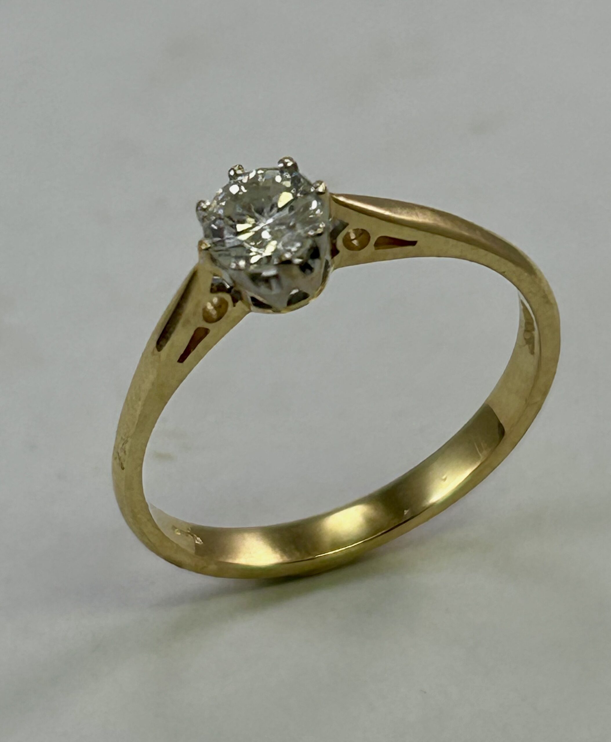 Classic diamond solitaire engagement ring - Image 3